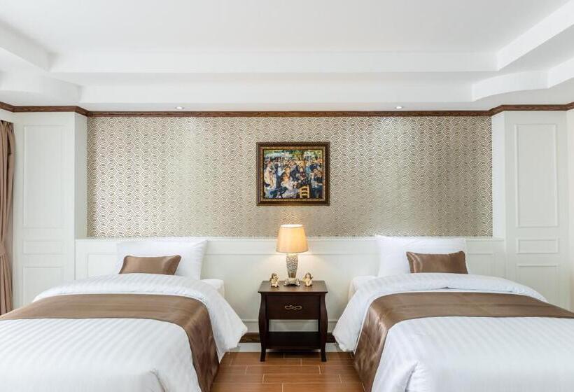 디럭스 룸, De Ladda