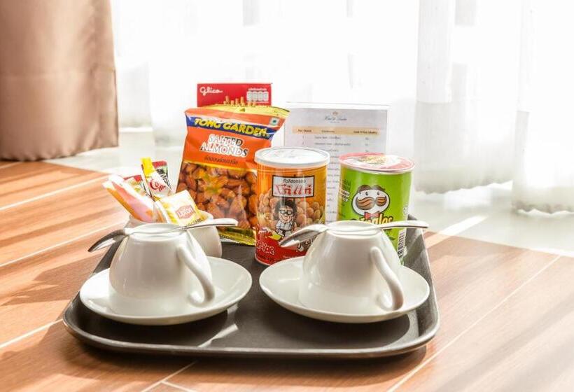 디럭스 룸, De Ladda