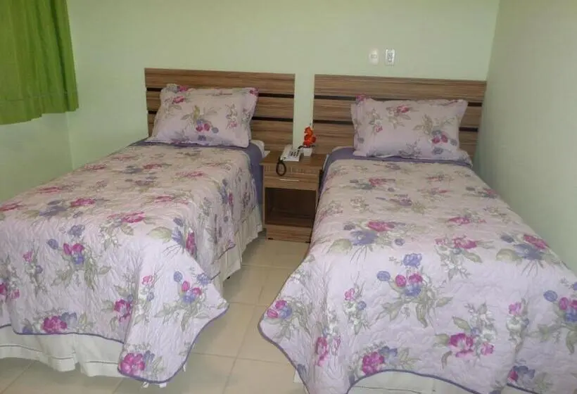 Standard Yhden Hengen Huone, Estrela Mares