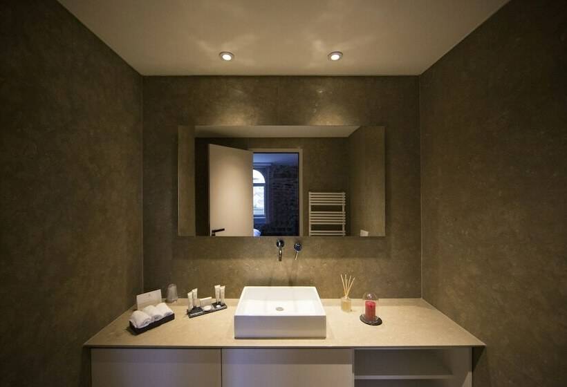 Номер Deluxe, Etoile De Pompadour