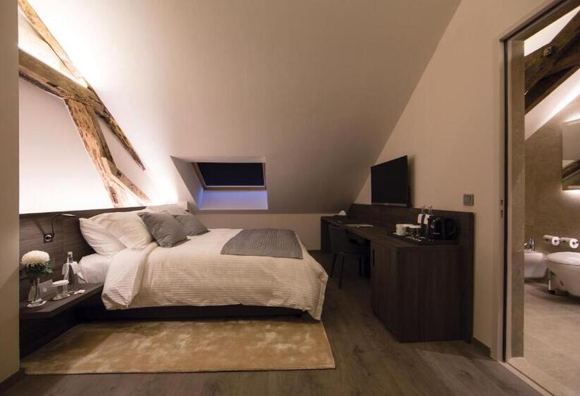 Номер Superior, Etoile De Pompadour