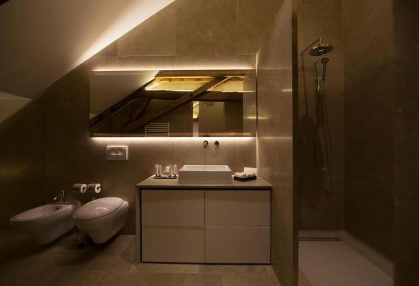 Номер Superior, Etoile De Pompadour