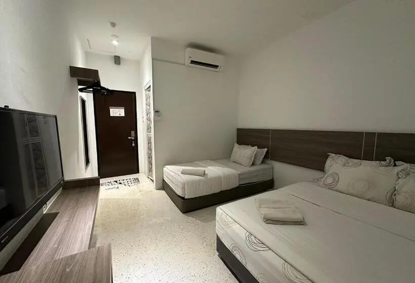 Deluxe Kolmen Hengen Huone, W F Motel
