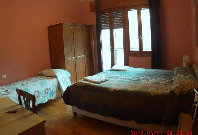 バス共有のスタンダードルーム, The Caponi Bros