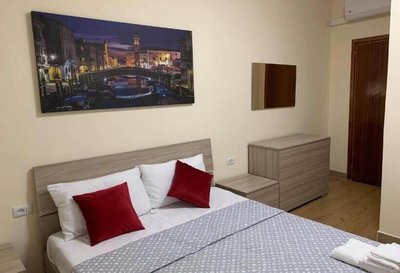 スタンダードルーム, The Caponi Bros