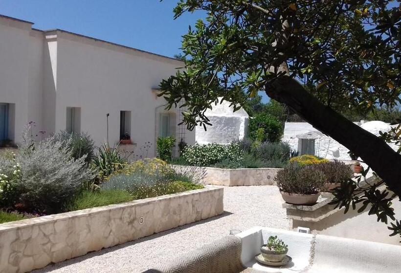 ویلای یک اتاق خوابه با استخر شنا, The Proud Garden