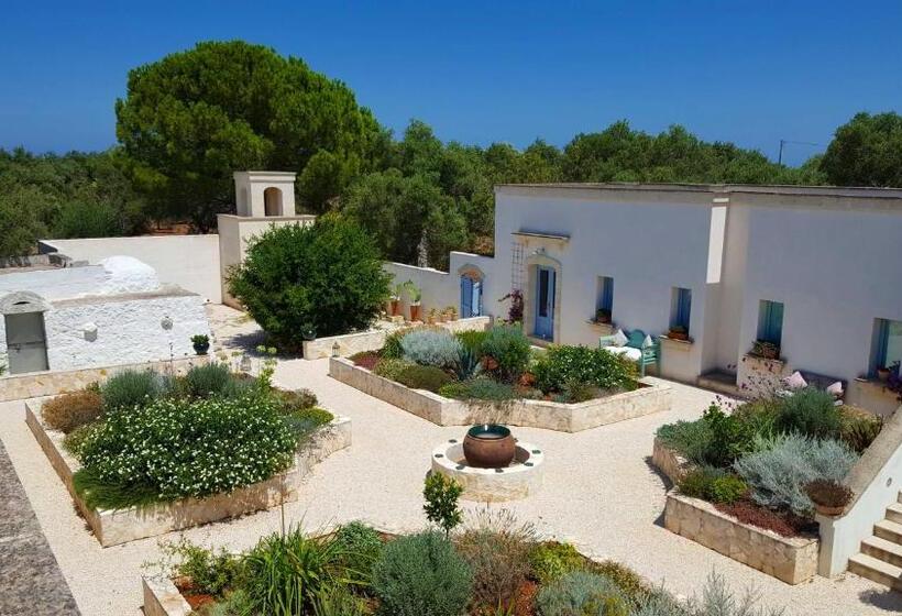 ویلای یک اتاق خوابه با استخر شنا, The Proud Garden