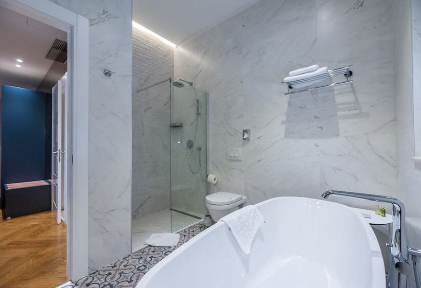 带海景的复工套房, Zadera Accommodation