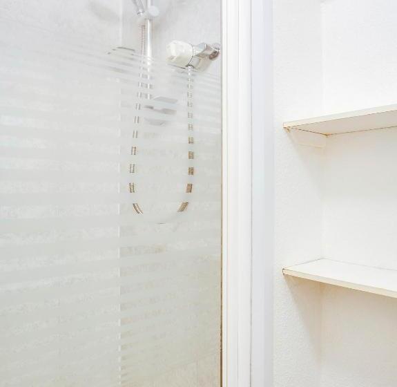 패밀리 룸, Godolphin Arms Hotel