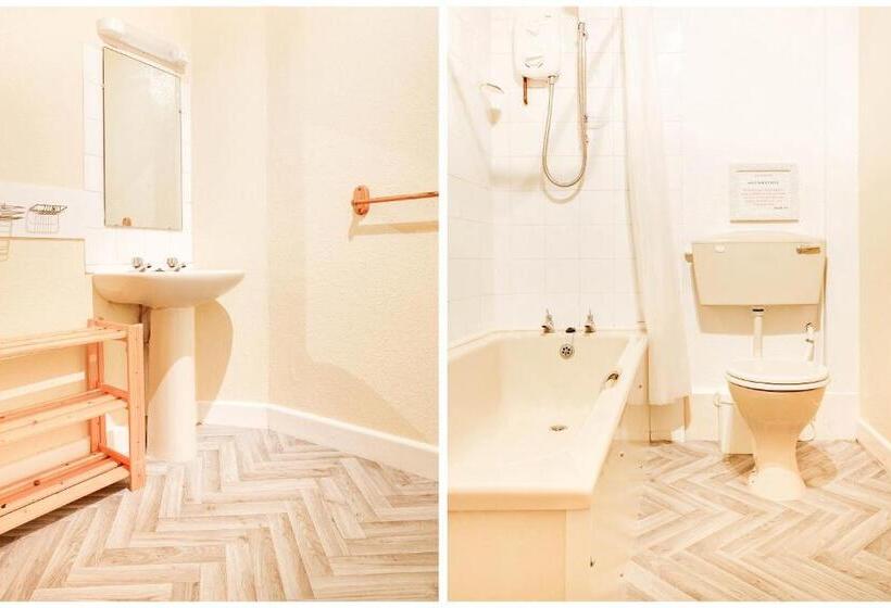 标准间, Godolphin Arms Hotel