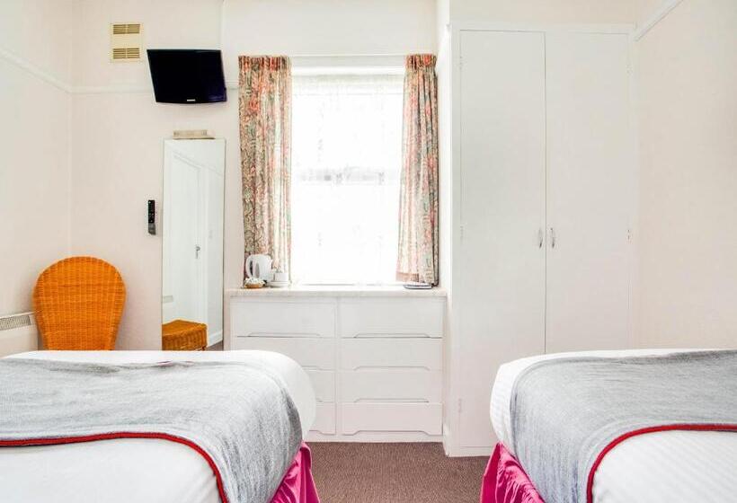 Номер Стандарт, Godolphin Arms Hotel