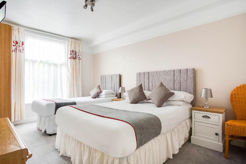 غرفة عائلية, Godolphin Arms Hotel