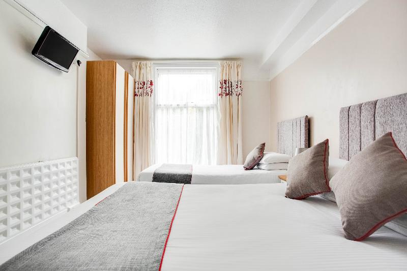 Семейный Номер, Godolphin Arms Hotel