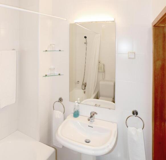 Номер Стандарт Трехместный, Caldelas