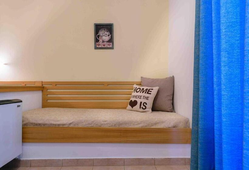 חדר סופריור, Junior