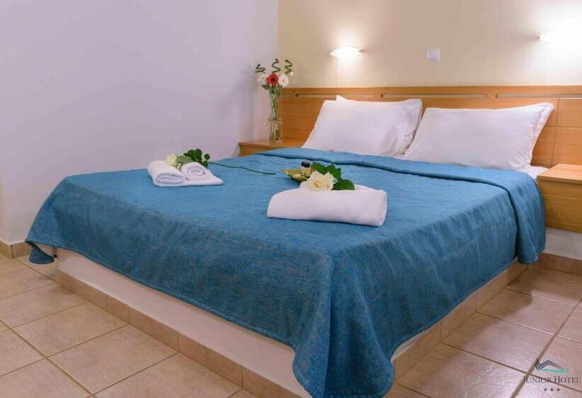 חדר סופריור, Junior