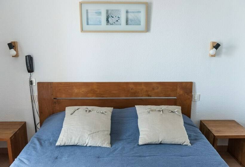 اتاق استاندارد سه تخته با بالکن, Le Bleu Marine