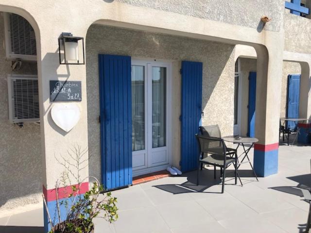 اتاق استاندارد سه تخته با بالکن, Le Bleu Marine