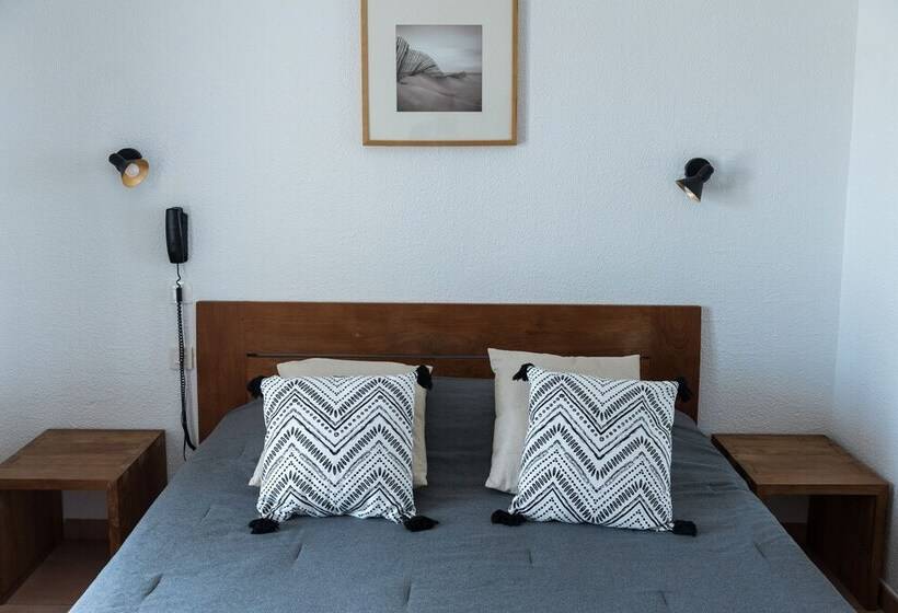 اتاق استاندارد با بالکن, Le Bleu Marine