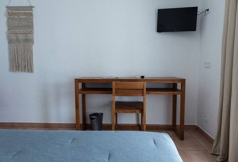 اتاق استاندارد با بالکن, Le Bleu Marine