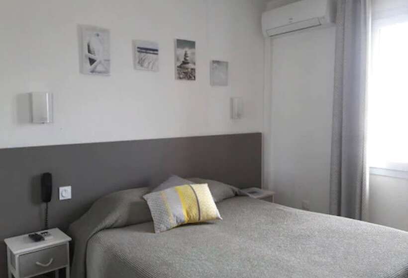 اتاق استاندارد سه نفره, Le Bleu Marine