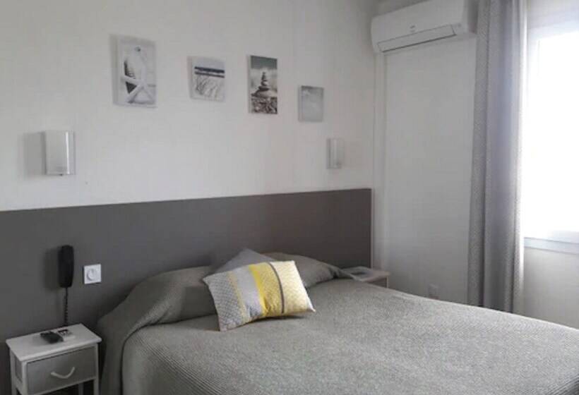 اتاق استاندارد سه نفره, Le Bleu Marine