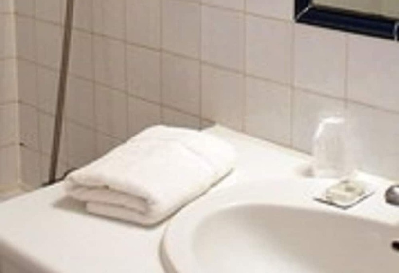 اتاق استاندارد سه نفره, Le Bleu Marine