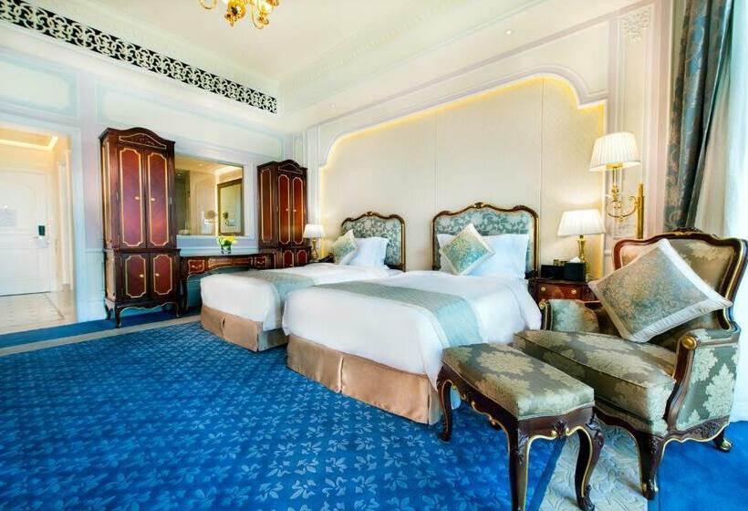 اتاق سوپریور با چشمانداز دریا, Legend Palace