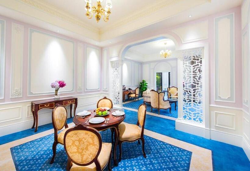 سوئیت 2 خوابه, Legend Palace