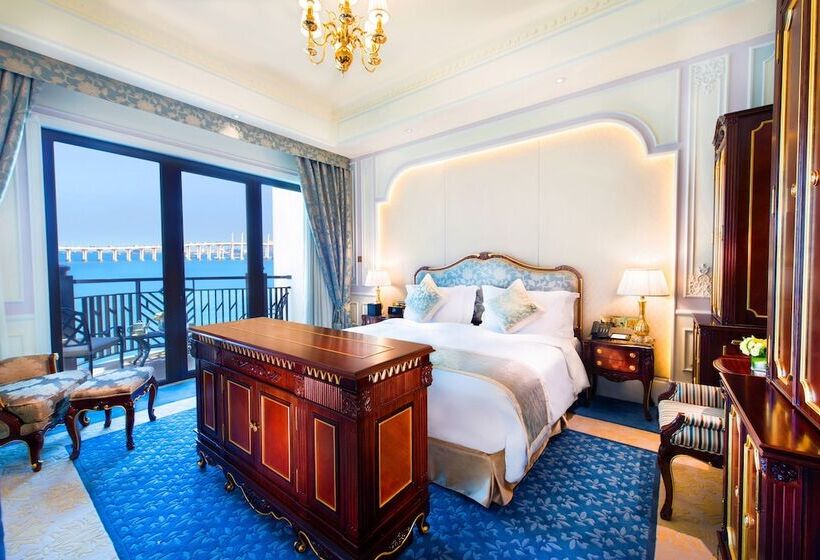 اتاق سوپریور با چشمانداز دریا, Legend Palace