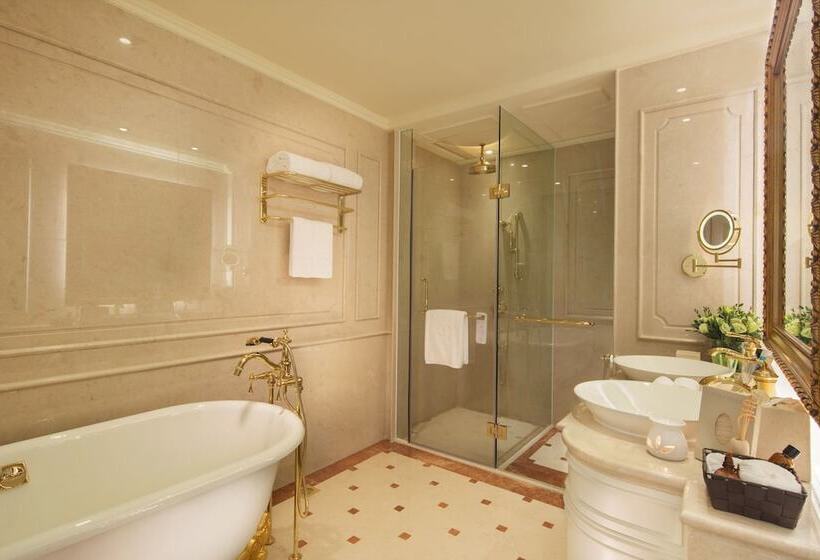 مجموعه ویستا شهر, Legend Palace