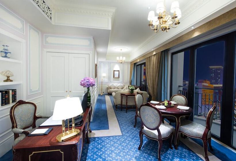 مجموعه ویستا شهر, Legend Palace