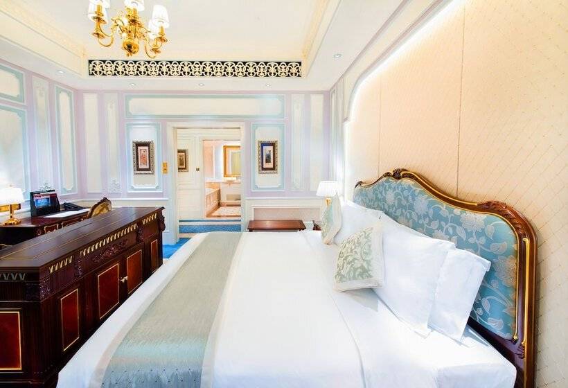 مجموعه ویستا شهر, Legend Palace