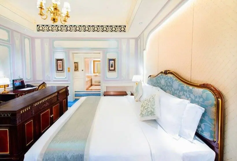 مجموعه ویستا شهر, Legend Palace