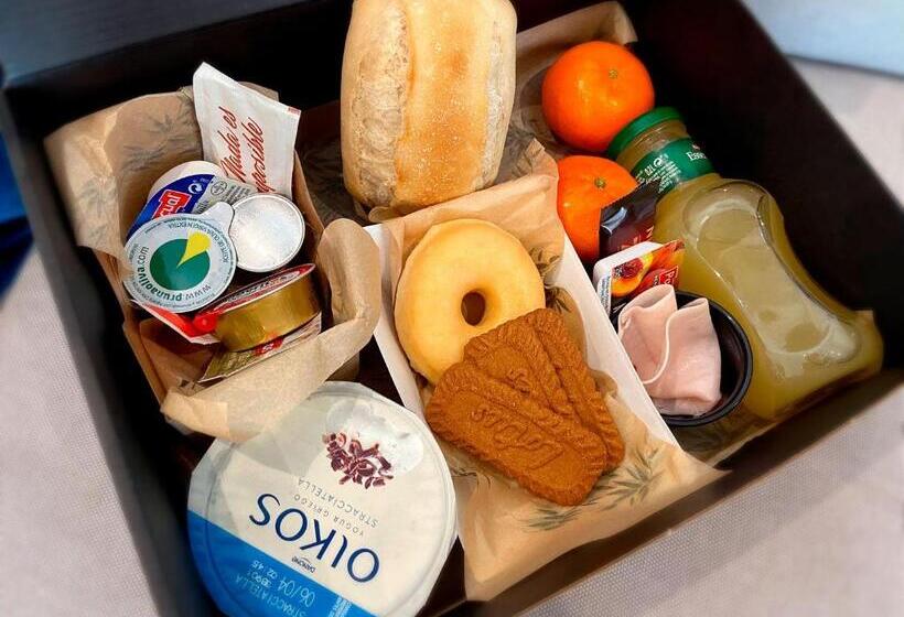 Полулюкс с Балконом, Mosaic By Ona