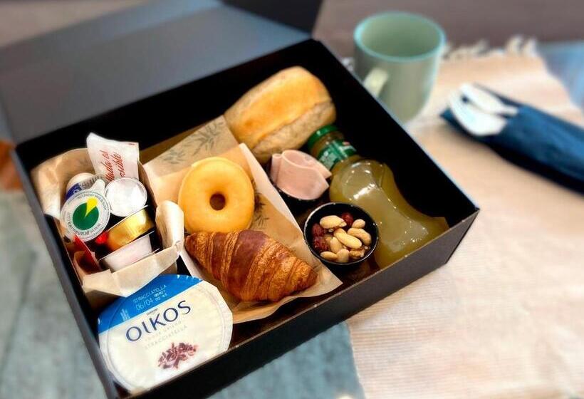 Полулюкс с Балконом, Mosaic By Ona