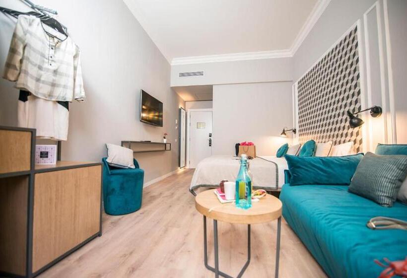 Полулюкс Одноместный с Террасой, Mosaic By Ona