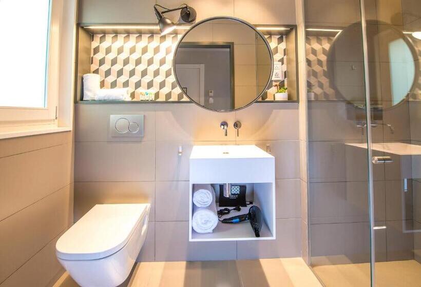 Полулюкс с Балконом, Mosaic By Ona