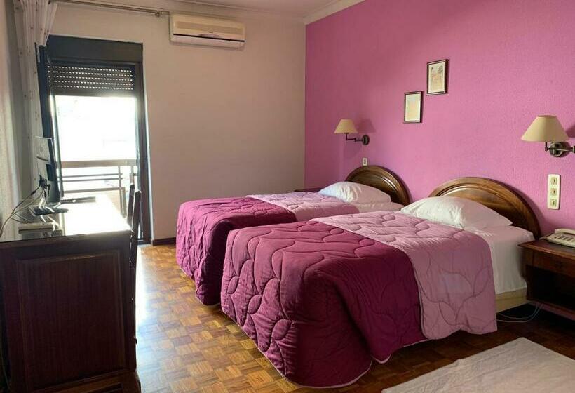 غرفة قياسية, Ribadouro