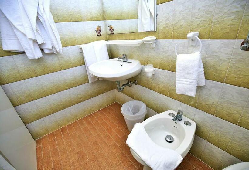 غرفة إقتصادية ثلاثية, Villa Sole Resort