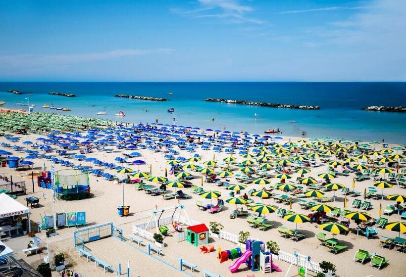 غرفة كومفورت ثلاثية, Villa Sole Resort