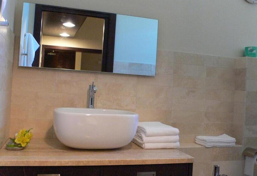 غرفة قياسية رباعية مطلة على البحر, Villa Sole Resort