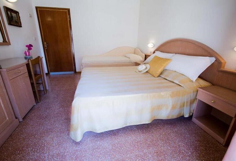 غرفة أساسية ثلاثية, Villa Sole Resort