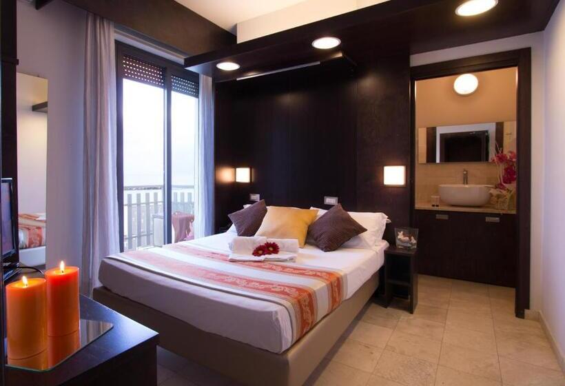 غرفة قياسية مطلّة علي البحر, Villa Sole Resort