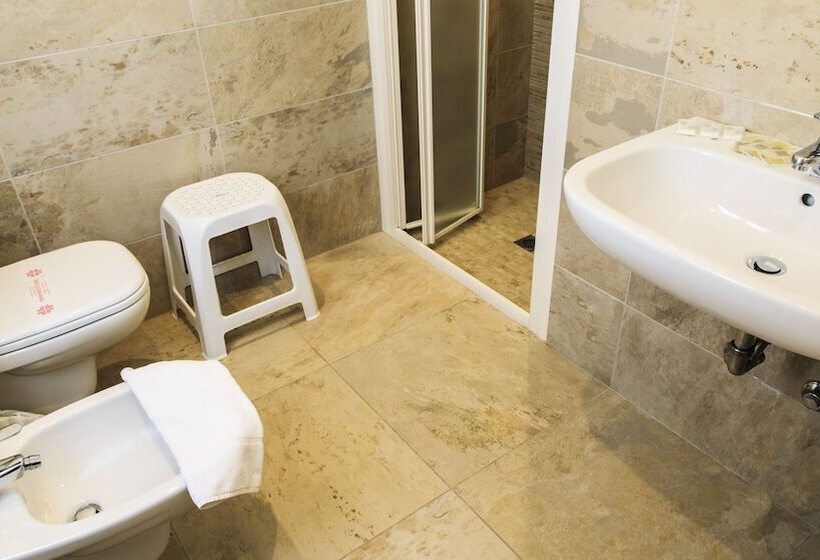 غرفة كومفورت ثلاثية, Villa Sole Resort