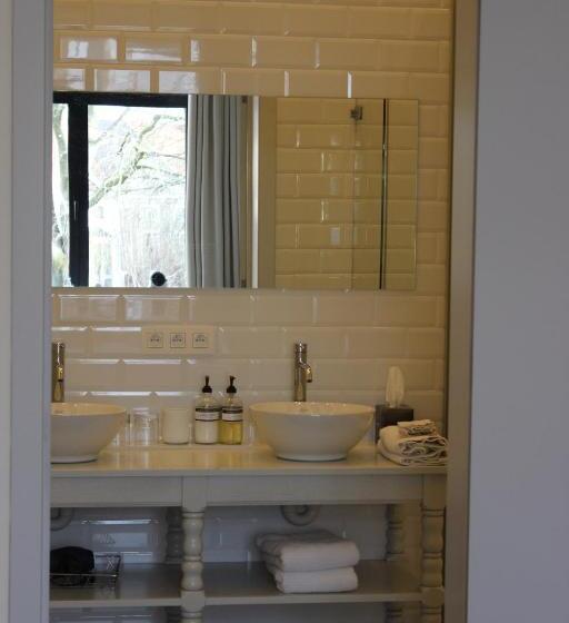 غرفة قياسية سرير كينج, The Hamptons Boutique