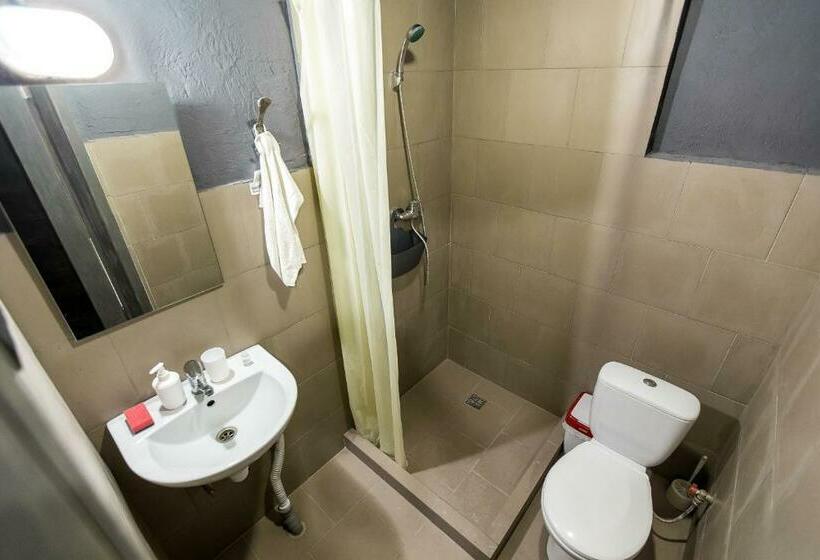 غرفة قياسية, Lviv Loft Prison