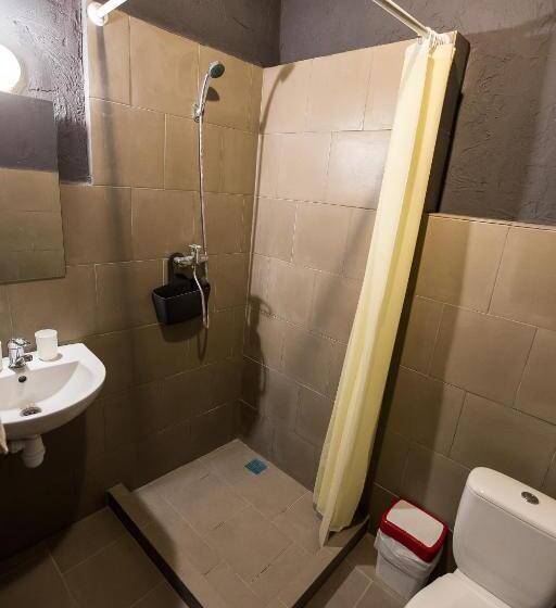 غرفة قياسية, Lviv Loft Prison