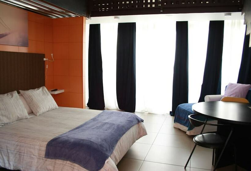 バルコニー付きデラックスルーム, B&b Domus Atilia