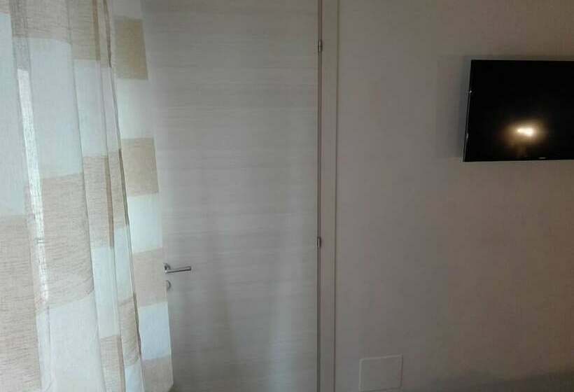 اتاق سوپریور سه تخته, B&b La Colonna